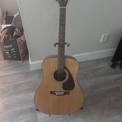 Yamaha F325 Beginner Acoustic Guitar