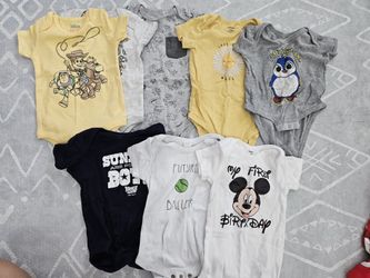 Lot Baby Boy 9-18m Onesies $20/5 Items