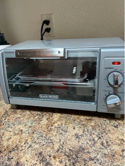 BEAUTIFUL BLACK + DECKER LIKE NEW TOASTER OVEN