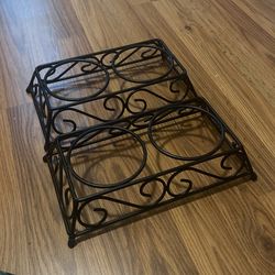 2 animal food bowl holder