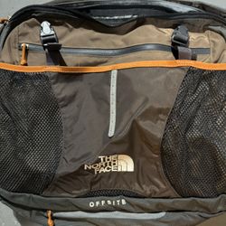 The North Face Offsite Messenger Laptop Bag -Holiday, Travel, Gym, School, Work