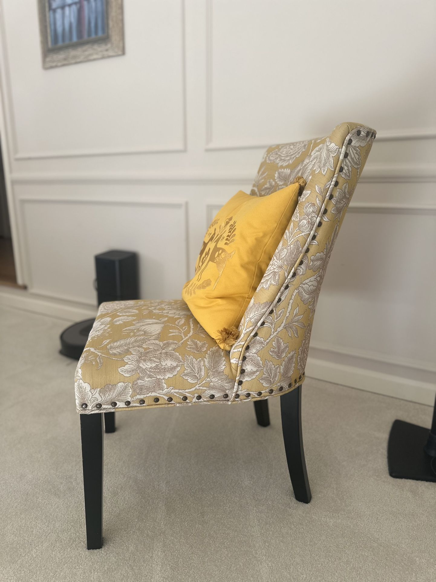 Elegant floral dining chair