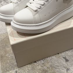 Alexander McQueen Size 7