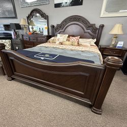4 Pc King Bedroom Set Free Mattress 