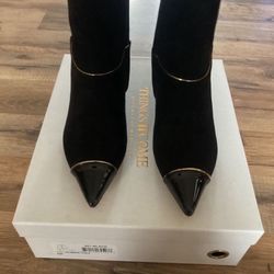 New! Things II Come Boots. Black with gold detailed trim,  Size 6