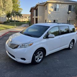2012 Toyota Sienna