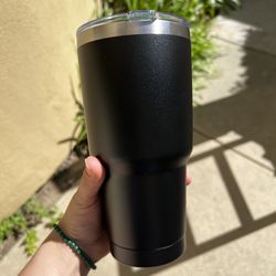 Black 30 Ounce Stainless Steel Double Wall Tumbler