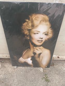 Marylin posited  24x36 readpost