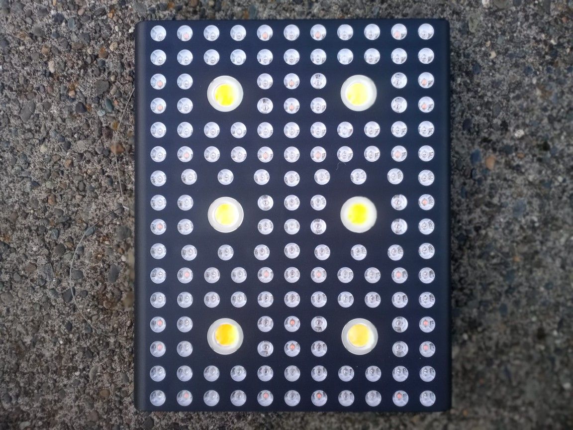 Alex LED Grow Light Agl/ Cob 3,000-co1 Almost New Condition. For Pick Up Fremont Seattle. No Low Ball Offers Please. No Trades