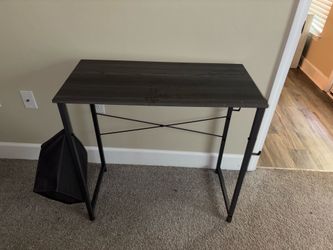 desk (pickup only durham 27713)