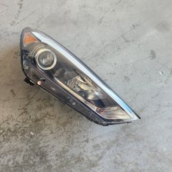 16-18 Hyundai Tucson Right Passenger Headlight 