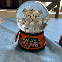 Halloween Mickey & Minnie Snow Globe 