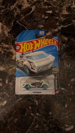 Hot Wheels Twin Dorado HW Starting Grid
