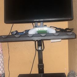 monitor and xbox one used 70$
