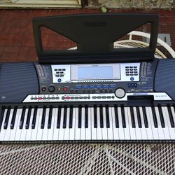 Yamaha PortaTone PSR-540 Arranger Keyboard - Vintage 

