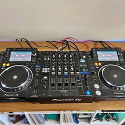 Pioneer CDJ-2000NXS2s PAIR