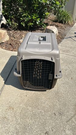 Pet Carrier 28”