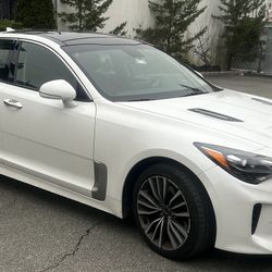 2019 kIA, Stinger GT-Line, Miles 100,000, Beautiful Condition 