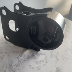 2003-2005 Nissan Altima 2.5 Rear Motor Mount