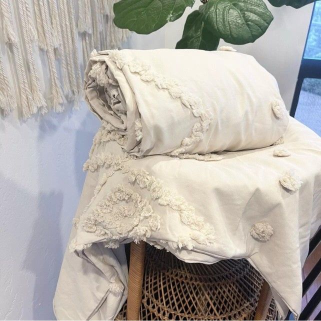 NEW Anthropologie Cream Boho Queen / King Size Tassel Comforter Blanket Bedding Sham Set