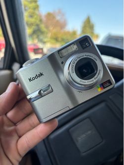 Kodak EasyShare C743 digital point and shoot camera