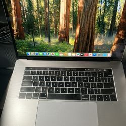 2018 (32gb Ram) MacBook Pro Loaded With Editing Software 