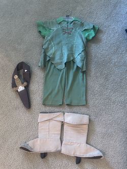 Disney Store Peter Pan costume kids size small 5/6 hat/accessories included