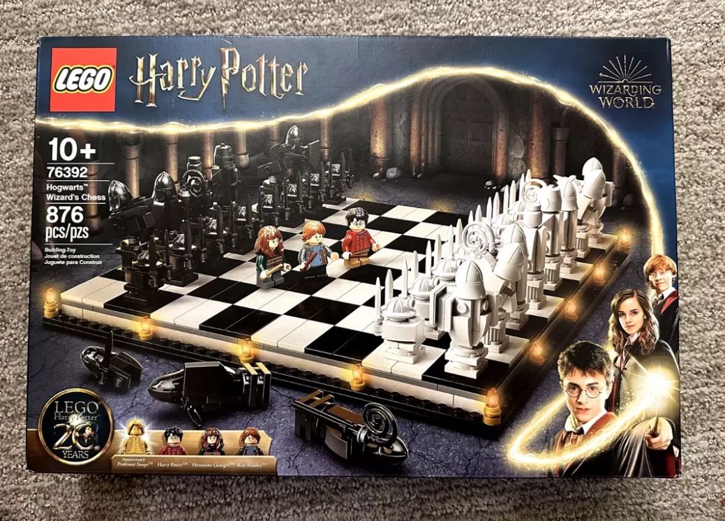 LEGO Harry Potter: Hogwarts Wizard's Chess (76392) Brand new!