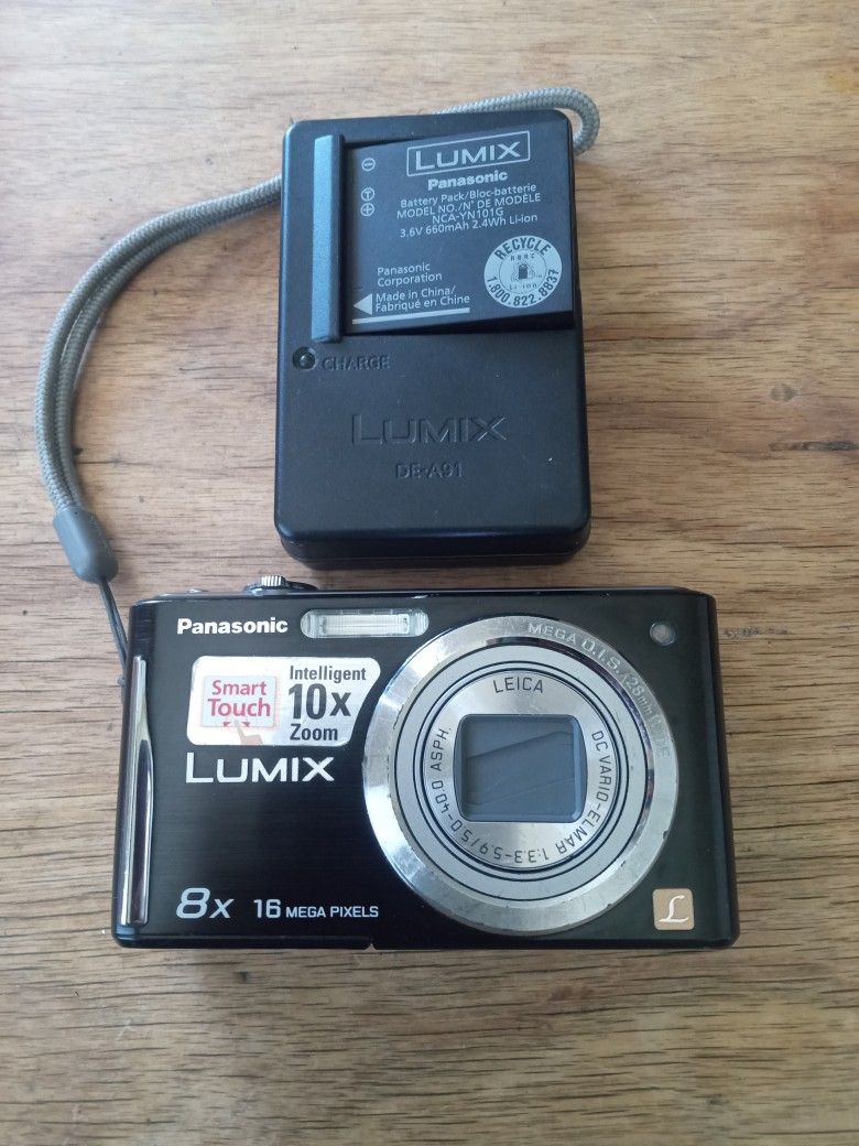 PANASONIC SMART TOUCH DIGITAL CAMERA 3.0" LCD HD TOUCH SCREEN 8X OPTICAL ZOOM 16 MEGAPIXELES TESTED WORKING GREAT