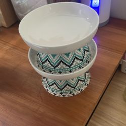 Matching Elevated Cat Bowls