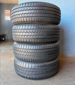 225/60/17 yokohama vendo un set de llantas usadas excelente condiciones de vida las 4 ✅🤩I am selling a set of used tires, all 4 in excellent living c