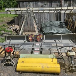 Crown Industries Construction Equipment/ Screed King MagFlo/ Honda