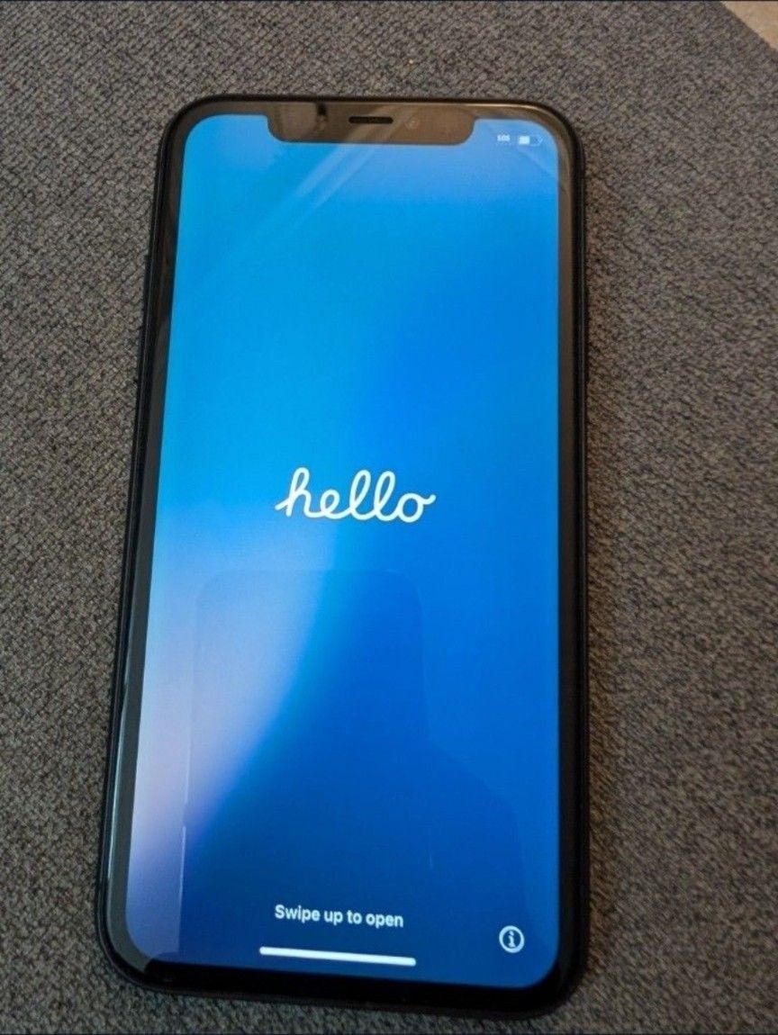 iPhone 11 64GB Like New in Box Unlocked