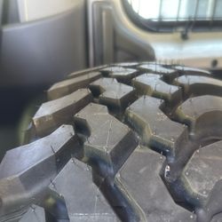 Bf Goodrich Mud terrain Lt235/85R16 