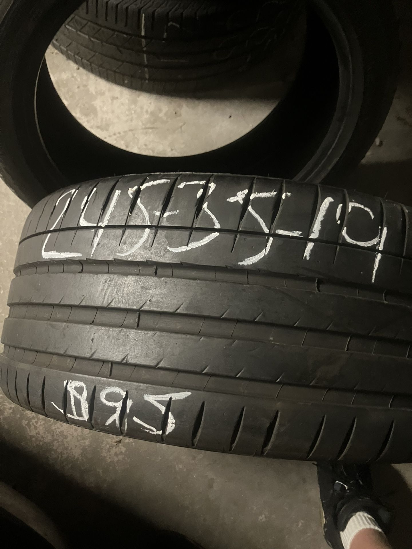 245/35/19 Pilot Sport