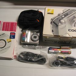 Nikon Coolpix 4100 4MP Digital Still Photo Compact Camera Video Camcorder 3x Zoom