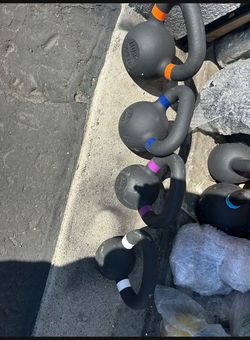 4/9 -6/13 -8/18 - 10/22 lbs. Powder Coated Kettlebell