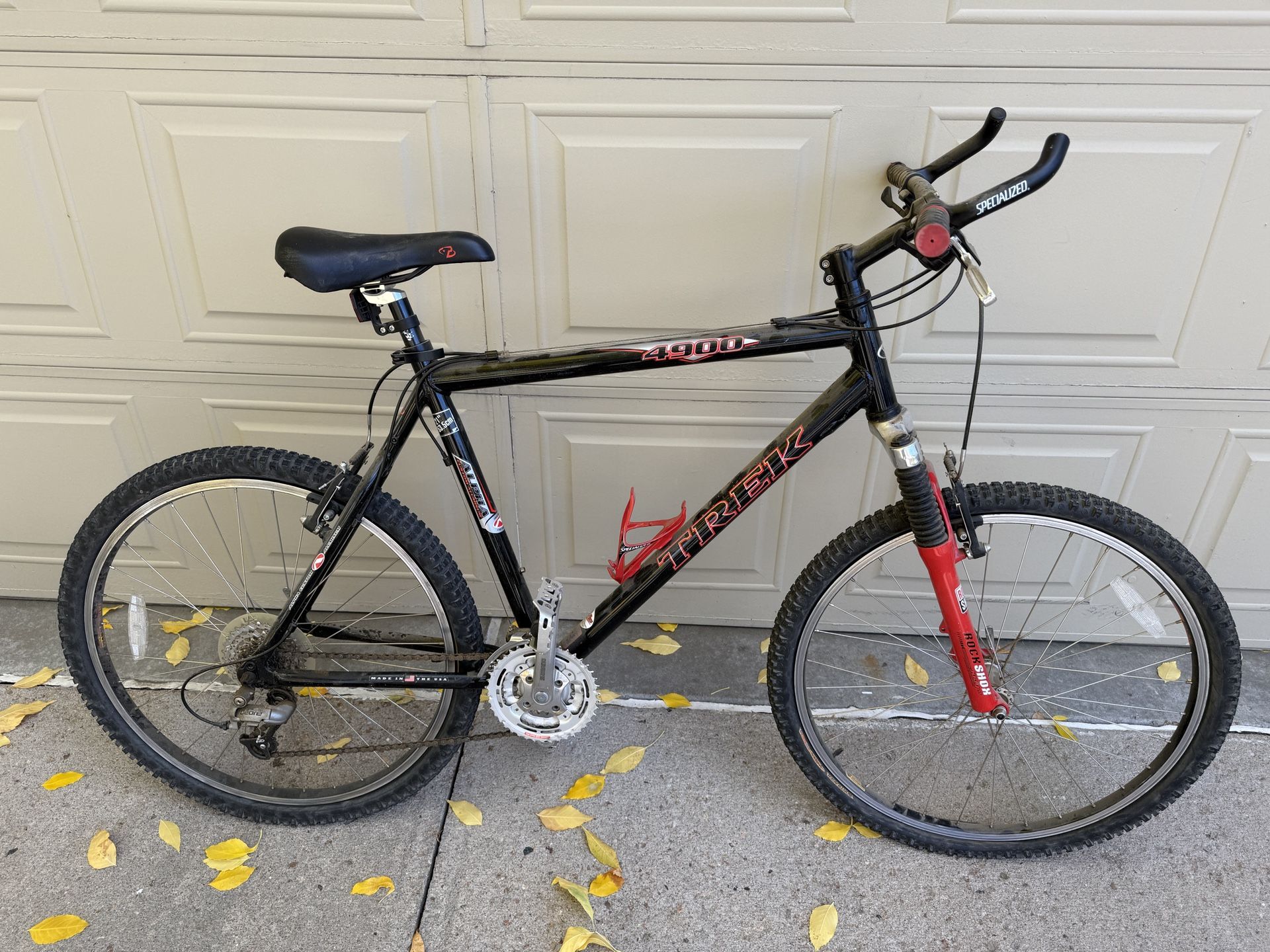 TREK 4900 Mountain Bike