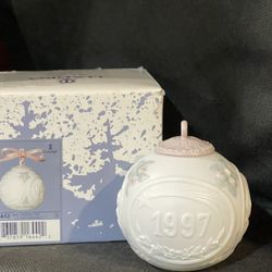 Lladro 1997 Christmas Ornament With Box