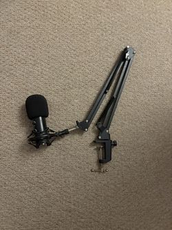 Professional microphone w/ stand (great condition/like new)