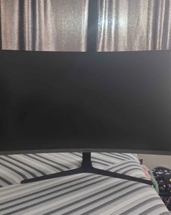 Samsung 32-Inch Essential S3 FHD 100Hz Curved-Monitor
