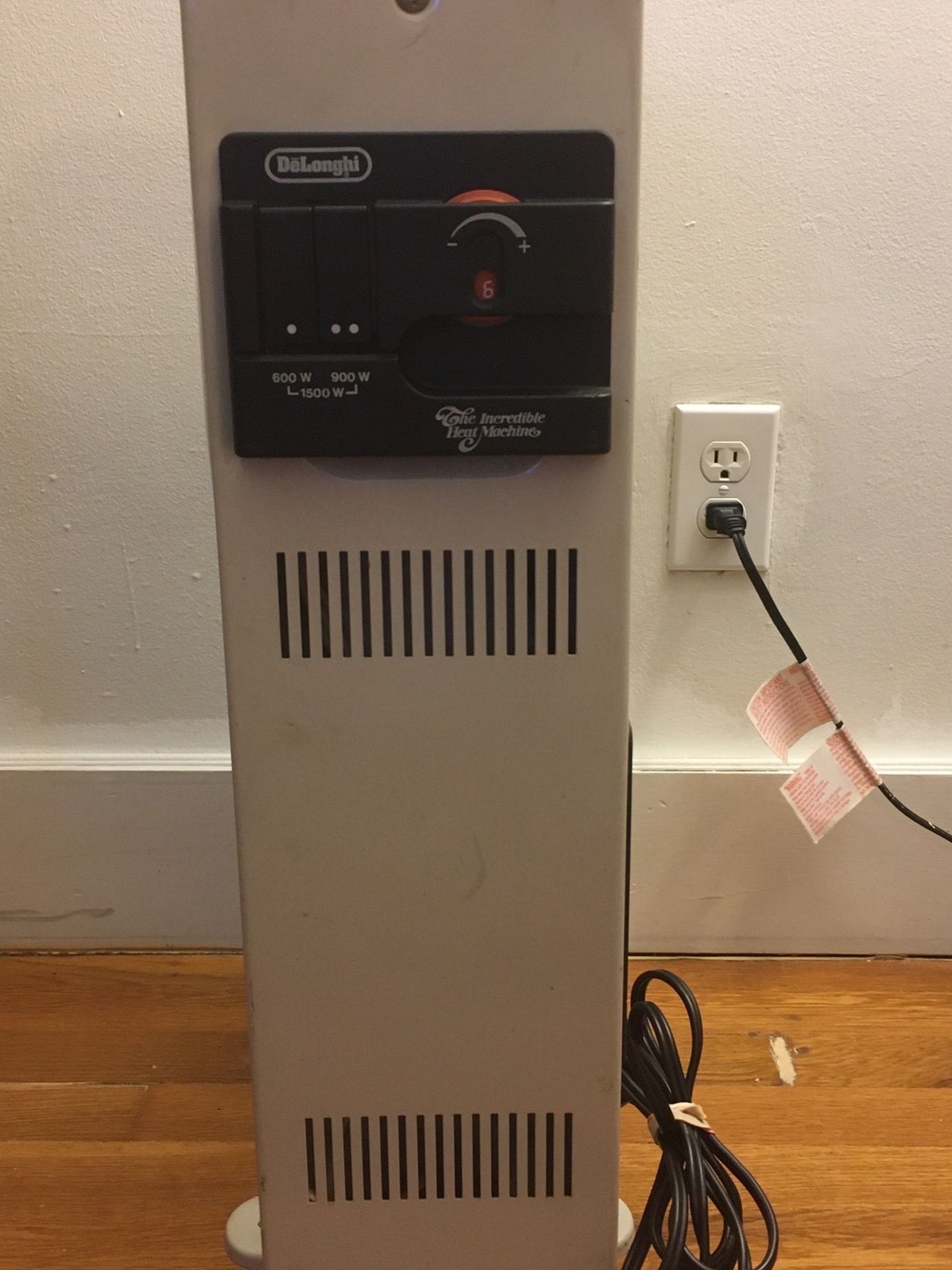 DeLonghi Indoor Oil Filled Radiator Portable Space Heater 1500W 1500 watts 5307
