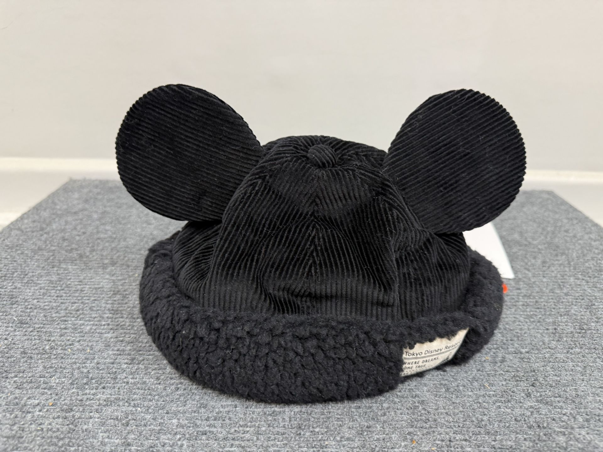 Tokyo Disney Resort Mickey Mouse Corduroy Boa Cap – Black – Rare & Fluffy Warm Edition TDR New