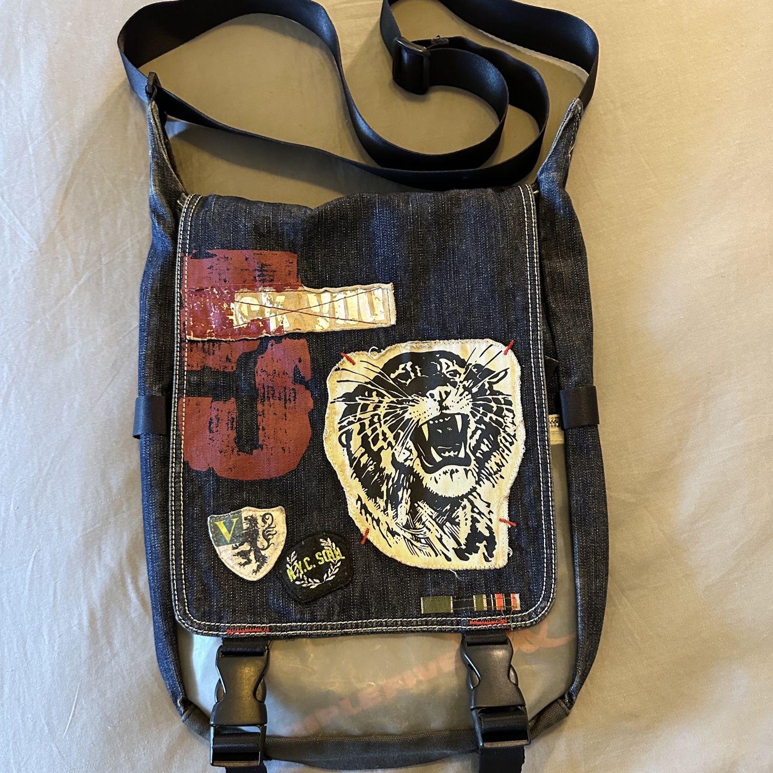 AVAILABLE If Listed - Triple Five Soul Crossbody Messenger Bag