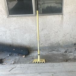 Leveler/ Hoe