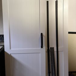 2 Barn Doors Wall Mount Included