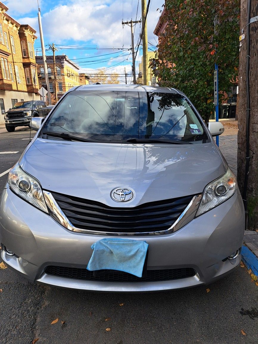 2013 Toyota Sienna