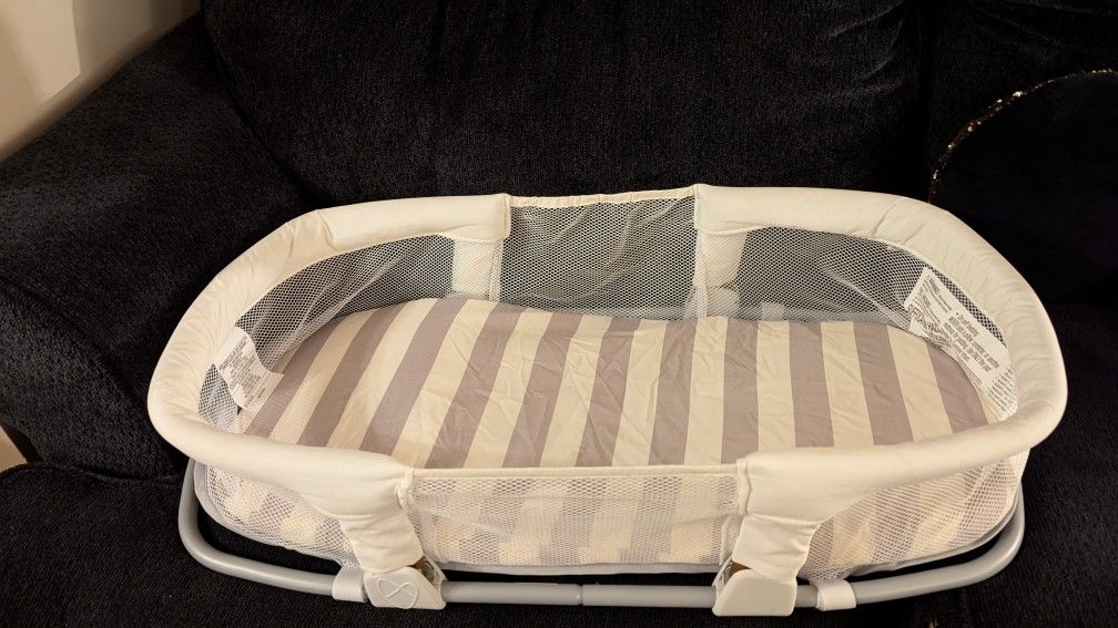 Babies Bed Side Sleeper Bassinet 