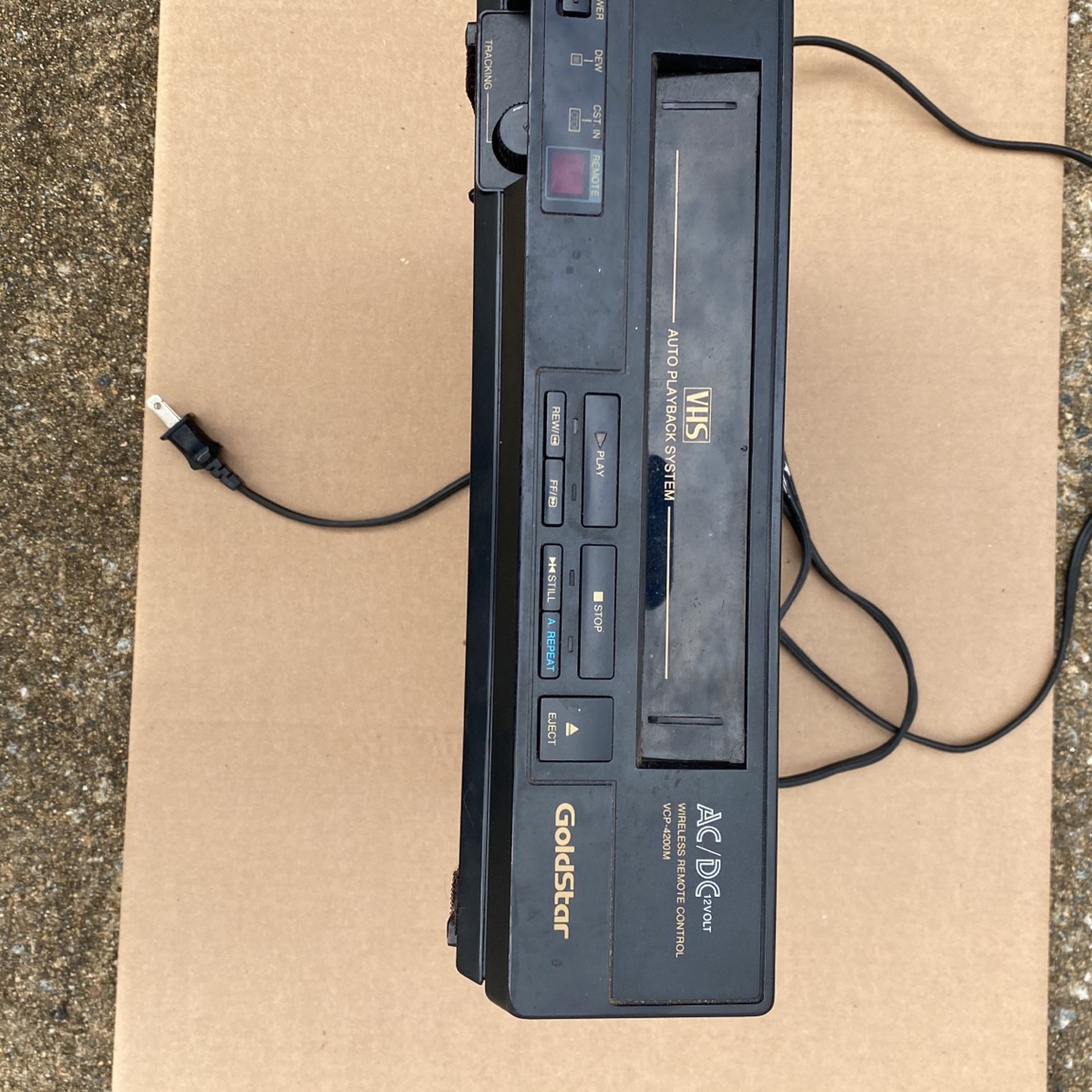 Gold star, VHS player AC/DC