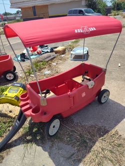 Complete with seat belts and canopy wagon for children